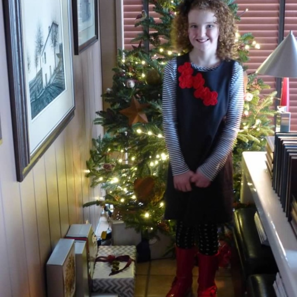 Hanna Andersson Holiday Black Jumper w/red flowers